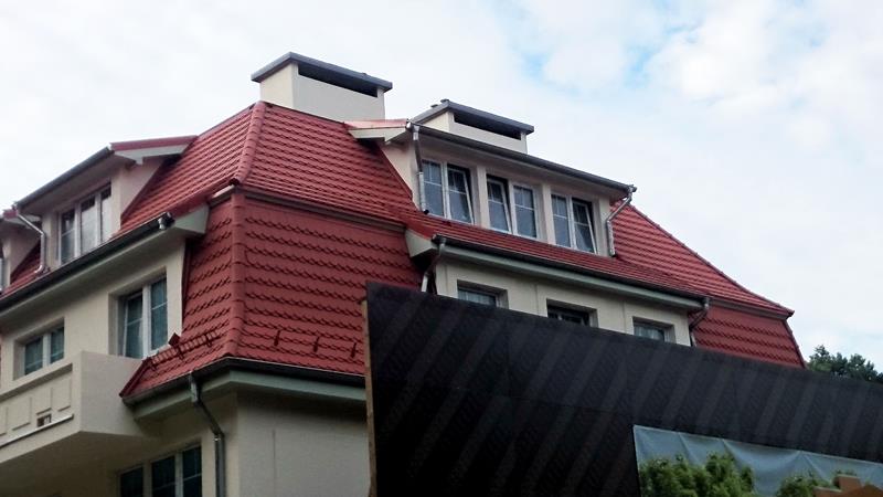 Dach na obiekcie hotelowym przy ul. Wyspiańskiego w Świnoujściu